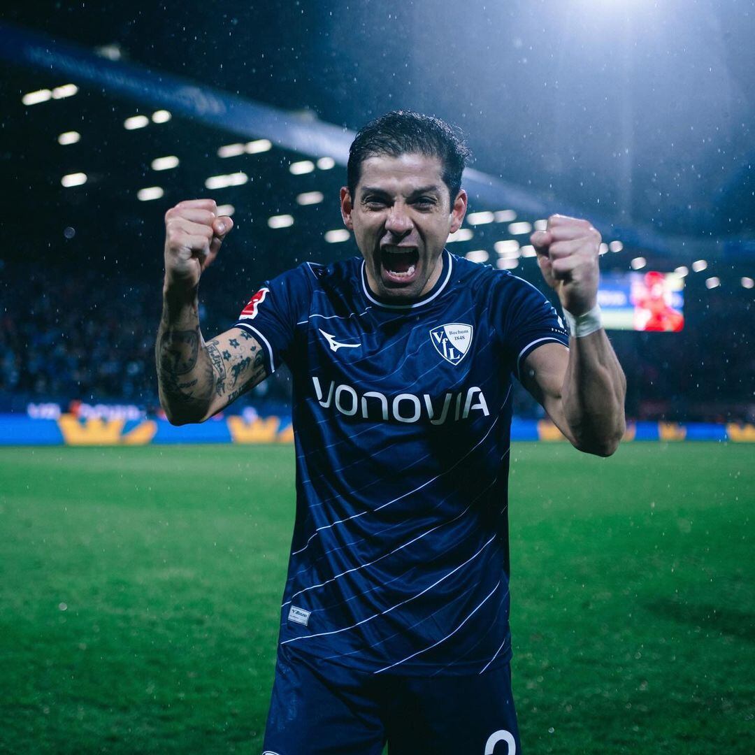 Una celebración de Cristian Gamboa que no le traerá buenos recuerdos al Bayern Múnich.