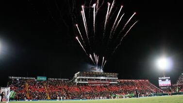 Uno de los ídolos de Alajuelense se puso romántico para festejar aniversario de bodas