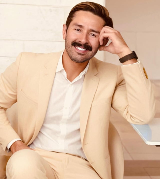 Periodista y presentador Omar Cascante.