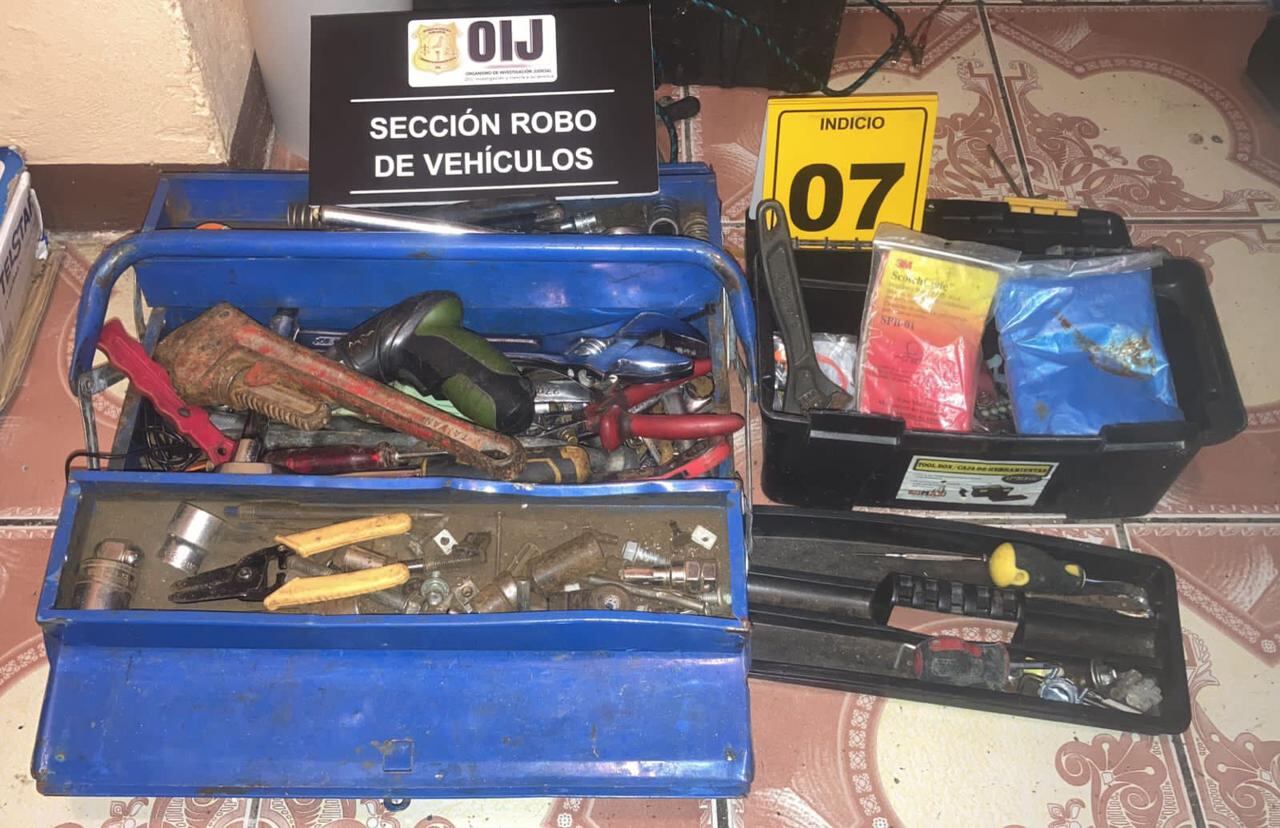 Detenido como sospechoso de robo de vehículo en La Unión. Foto OIJ.