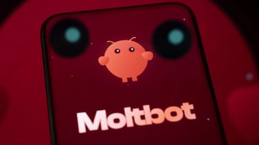 Moltbook: la red social donde solo interactúan bots de inteligencia artificial genera alertas
