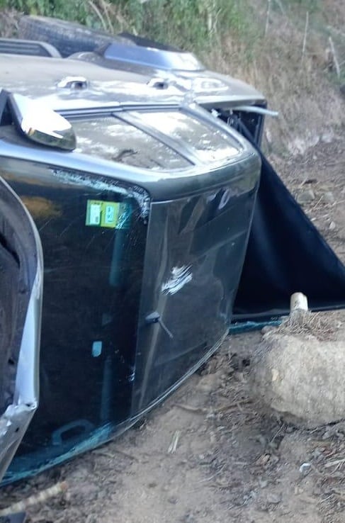 Los cuerpos fueron hallados junto a este Toyota Hilux.