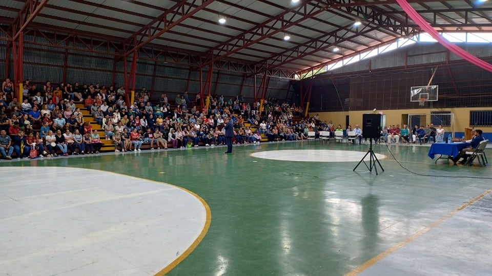 Este jueves se realizó una reunión con padres de familia a raíz de lo sucedido. Foto Facebook Liceo Otilio Ulate.