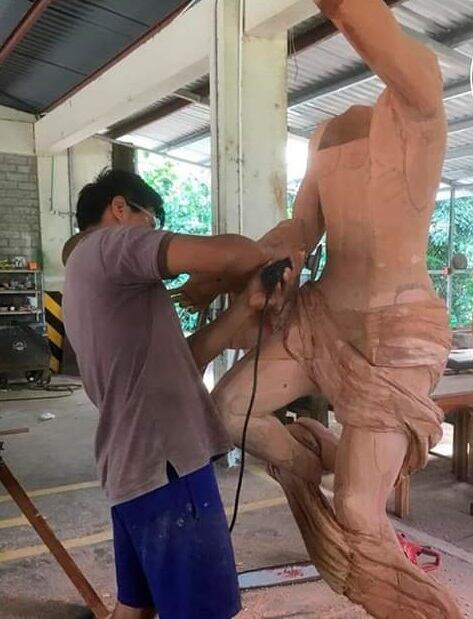 Álvaro Alvarado Espinoza, vecino de Katira de Guatuso en San Carlos hizo una escultura de Cristo en tiempos de coronavirus