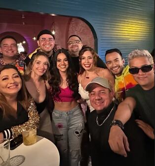 Vivian Peraza, productora de Teletica, festejó su cumpleaños al lado de los participantes de Tu cara me suena