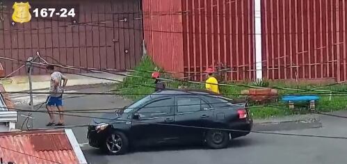 Los responsables del homicidio de Tony Fabián Silva Arce, de 27 años, quedaron grabados y ahora son buscados por los investigadores del OIJ de Heredia. Foto: OIJ