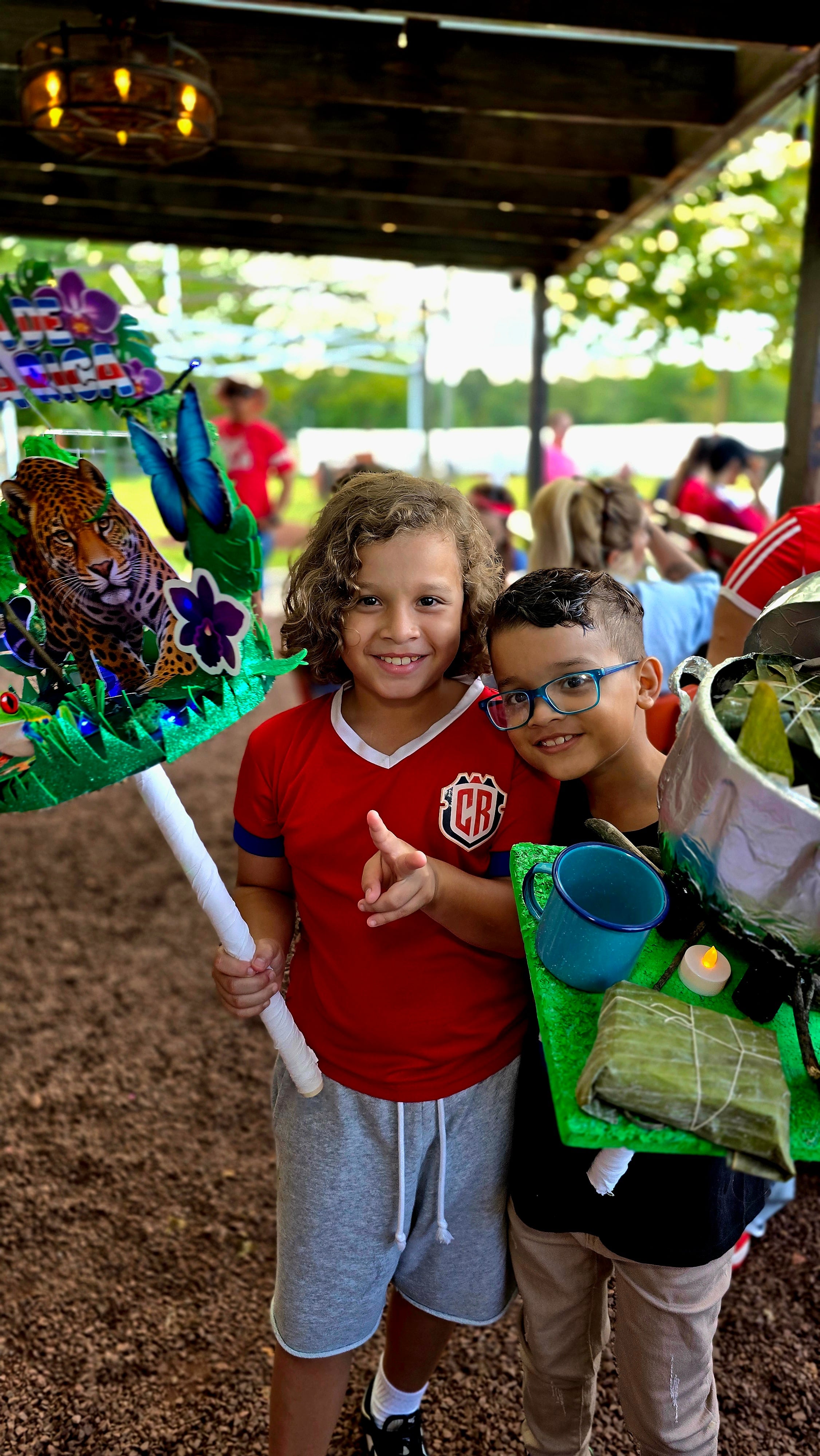 El tradicional y patriótico desfile de faroles cumple este 2026, 24 años de realizarse en Nueva Jersey. Comenzaron 6 "locos" y ahora cada setiembre se reúnen más de 400.