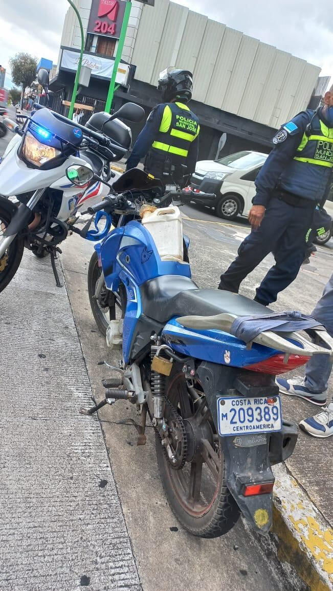 Policía Municipal de San José detuvo una verdadera motobomba el 30 de marzo del 2022
