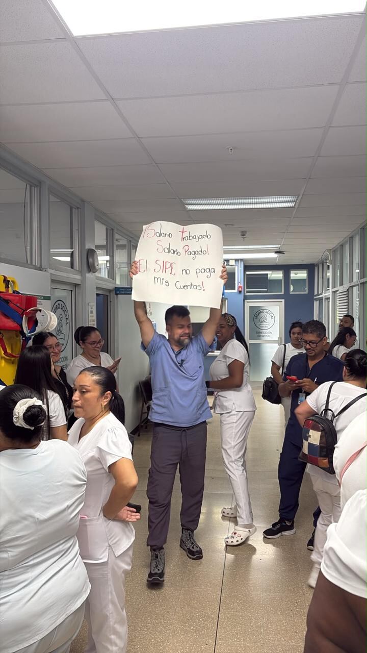 Huelga en hospital Tony Facio