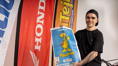 Joven chef se ganó una Honda Navi con Los Zumbis y cambiará el bus por su nueva moto