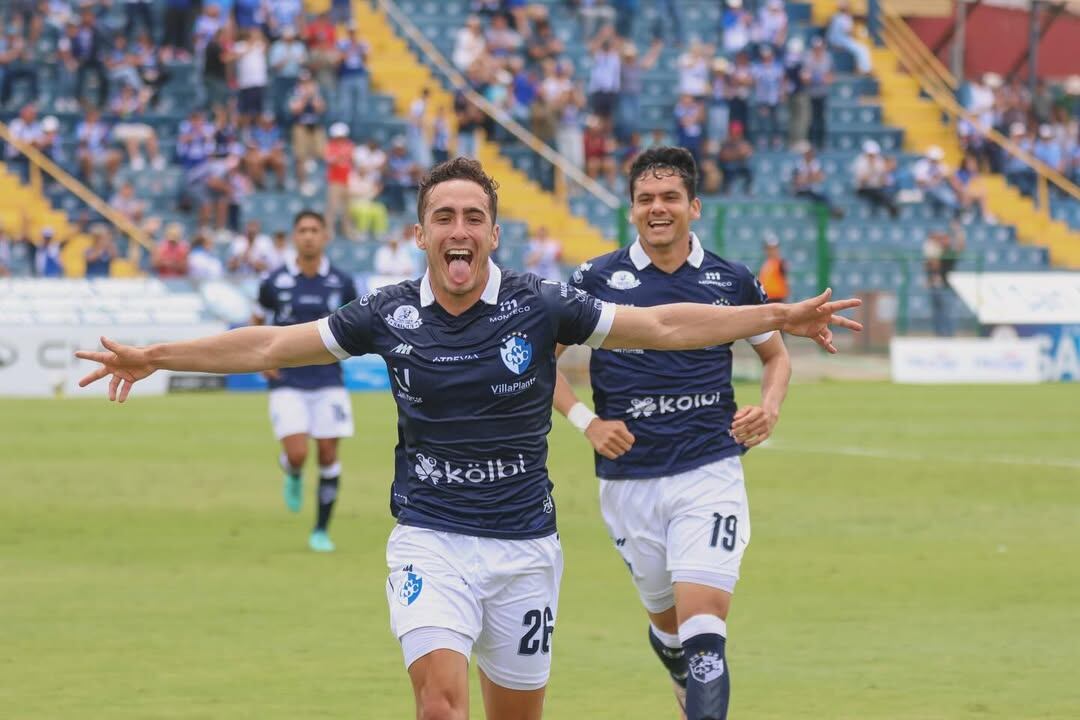 Las lesiones persiguen al jugador de Cartaginés Bernald Alfaro y este domingo sufrió una nueva molestia, en el juego ante Alajuelense. Instagram Bernald Alfaro.