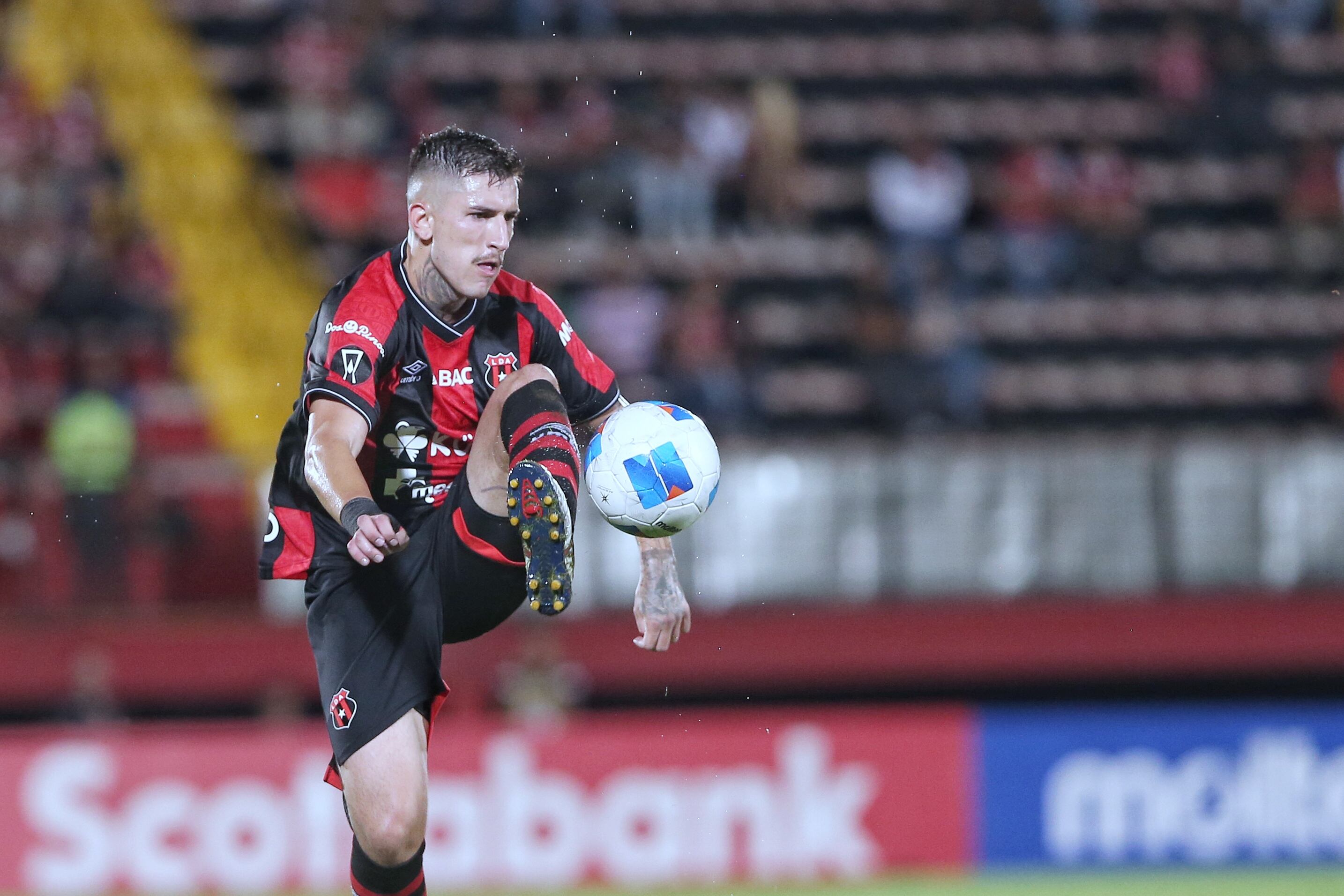 23/07/2024/ Juego entre Liga Deportiva Alajuelense vs CD Marathón por la CONCACAF Center American Club 2024 en el estadio Alejandro Morera Soto  / Foto John Durán