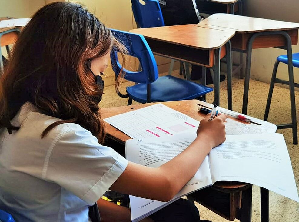 El ministerio de Educación (MEP) confirma que 76.311 estudiantes de sexto grado del país, de escuelas públicas y privadas, realizarán, la próxima semana, la Prueba Nacional Estandarizada Diagnóstica 2023. En la foto, estudio piloto para la Prueba Nacional Estandarizada, realizado a estudiantes de la Escuela La Carpio, ubicada en la Uruca