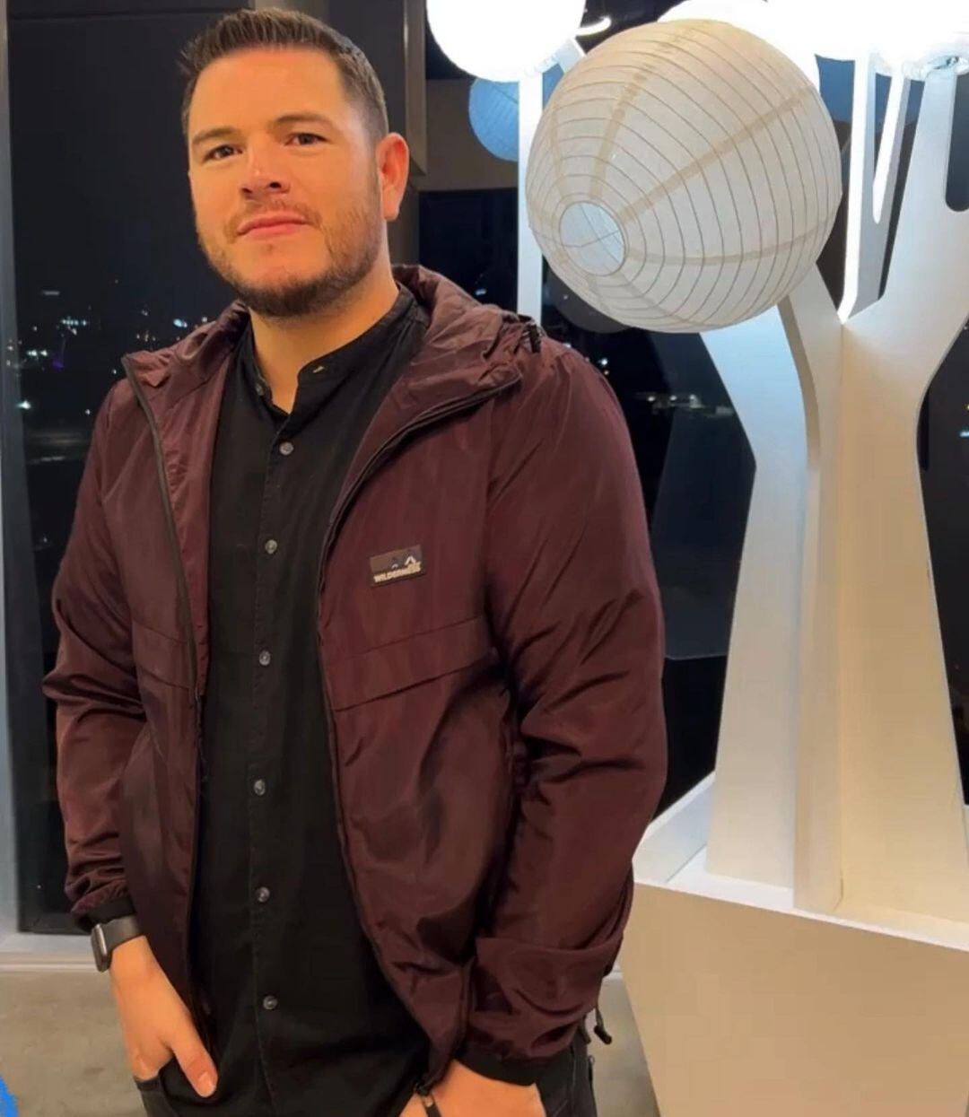 Steven Sibaja, cantante.