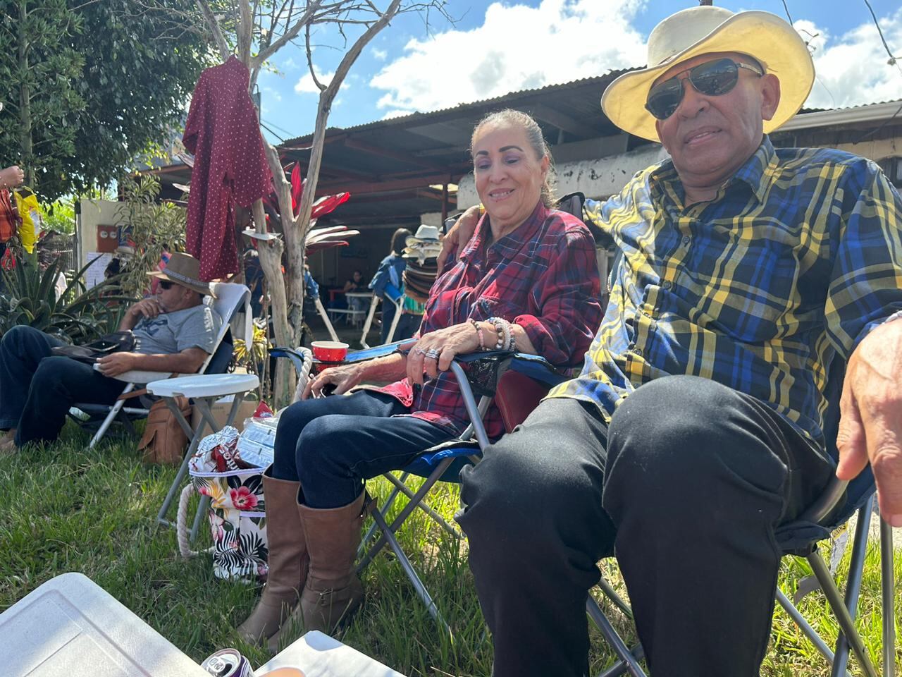 Los esposos Jorge Calderón y doña Blanca Calvo disfrutaron del tope de Palmares 2024.