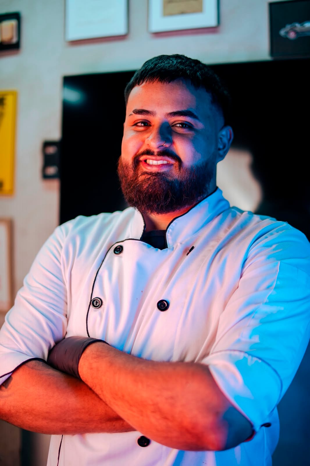 El emprendedor Derek Sánchez pasó de llevar la parrilla que se ganó en “Guerra de Hamburguesas” amarrada a su moto a abrir un nuevo local, luego de que el primero le quedara pequeño por la cantidad de clientes.