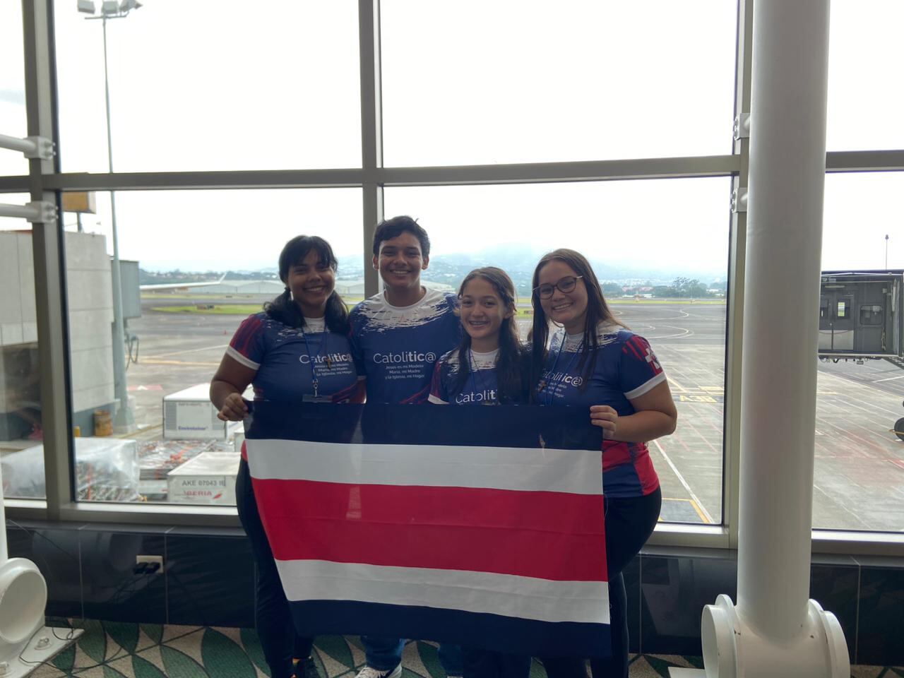 María del Mar Zumbado (20 años), Justin Sánchez Matarrita (17), Meiling (13) y Miuling (22) Méndez Pérez, van felices y llenos de fe para la JMJ Portugal 2023.