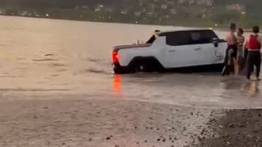 Lo pueden multar feo si mete el carro a la playa sin permiso; ¡pele el ojo!
