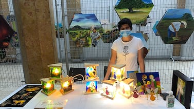 Disfrute y apoye al emprendedor nacional en la feria del agricultor en Atenas