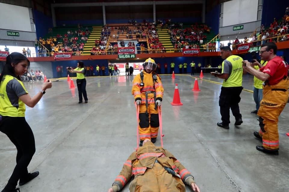 Desafío de Bomberos 2019. Foto cortesía Cuerpo de Bomberos.