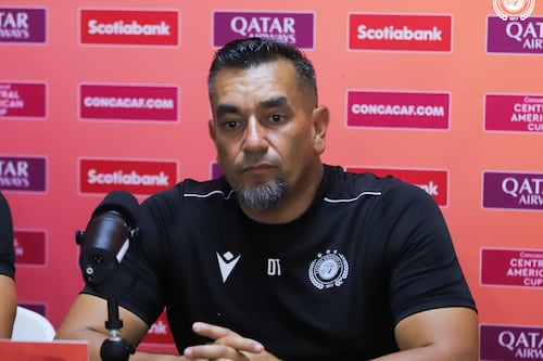 José Giacone mostró una forma muy peculiar de festejar su primer título con el Diriangén