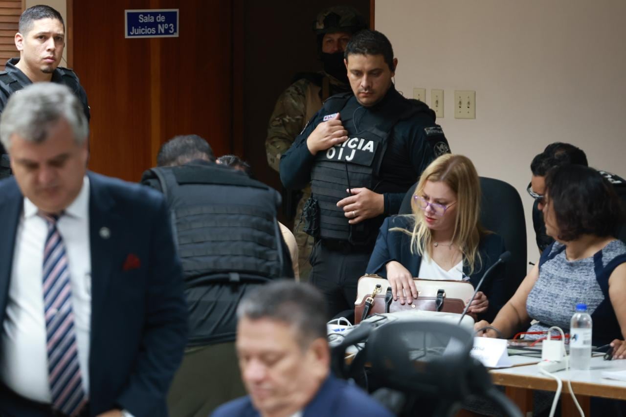 La defensa de Celso Gamboa pidió que su imagen y voz no fueran captadas por los medios. Foto Rafael Pacheco.