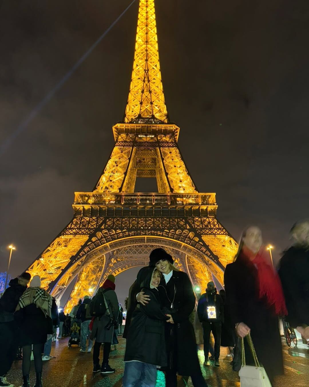 Keyla Sánchez cumplió en París, Francia, uno de los mayores deseos de su único hijo Thiago, de 10 años.