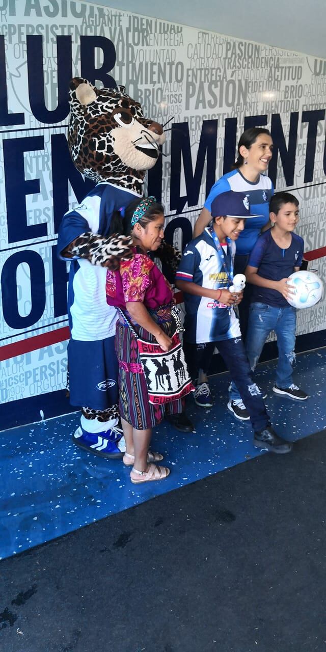 El niño guatemalteco, Tomás Enrique Tebelán, cariñosamente conocido en Tiquicia como Tomasito o el Chapintico, espera que el Club Sport Cartaginés le cumpla la promesa que le hizo en el 2020 de que si quedaban campeones lo iban a traer a Costa Rica