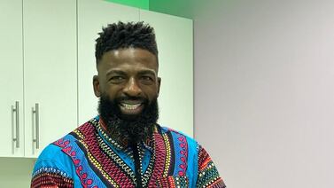 Dentista de los famositicos no es cédula 7 por culpa del fútbol, pero es un orgulloso afrodescendiente