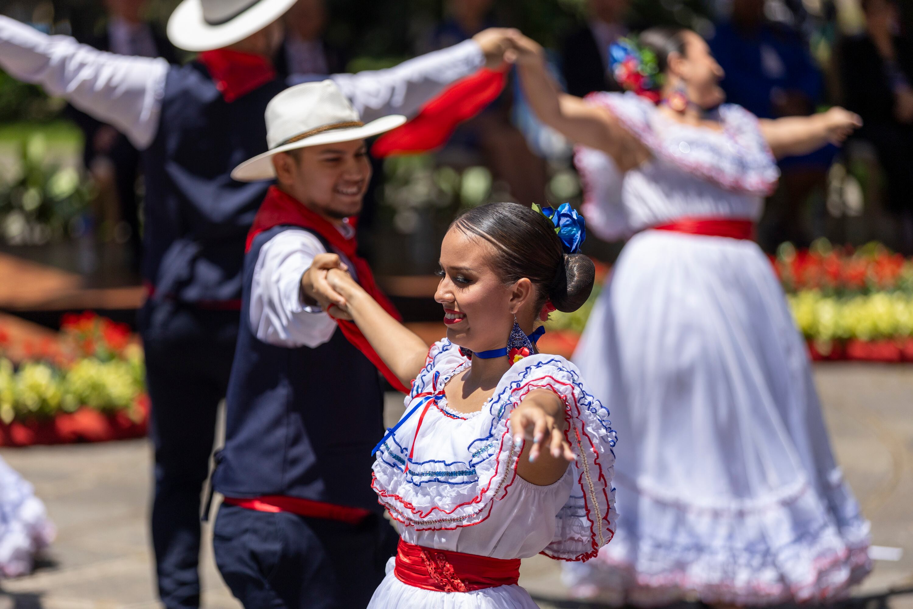 15/09/2024, San José, Paruqe Nacional y Avenida Segunda, celebración del acto cívico de los 203 años de independencia y el desfile de las bandas de las escuelas y colegios de San José, en el acto cívico estuvo el presidente de la república Rodrigo Chaves junto a la primera dama Signe Zeikate, y el alcalde de San José, Luis Diego Miranda, tambien ministros y diputados junto a varios diplomaticos.
