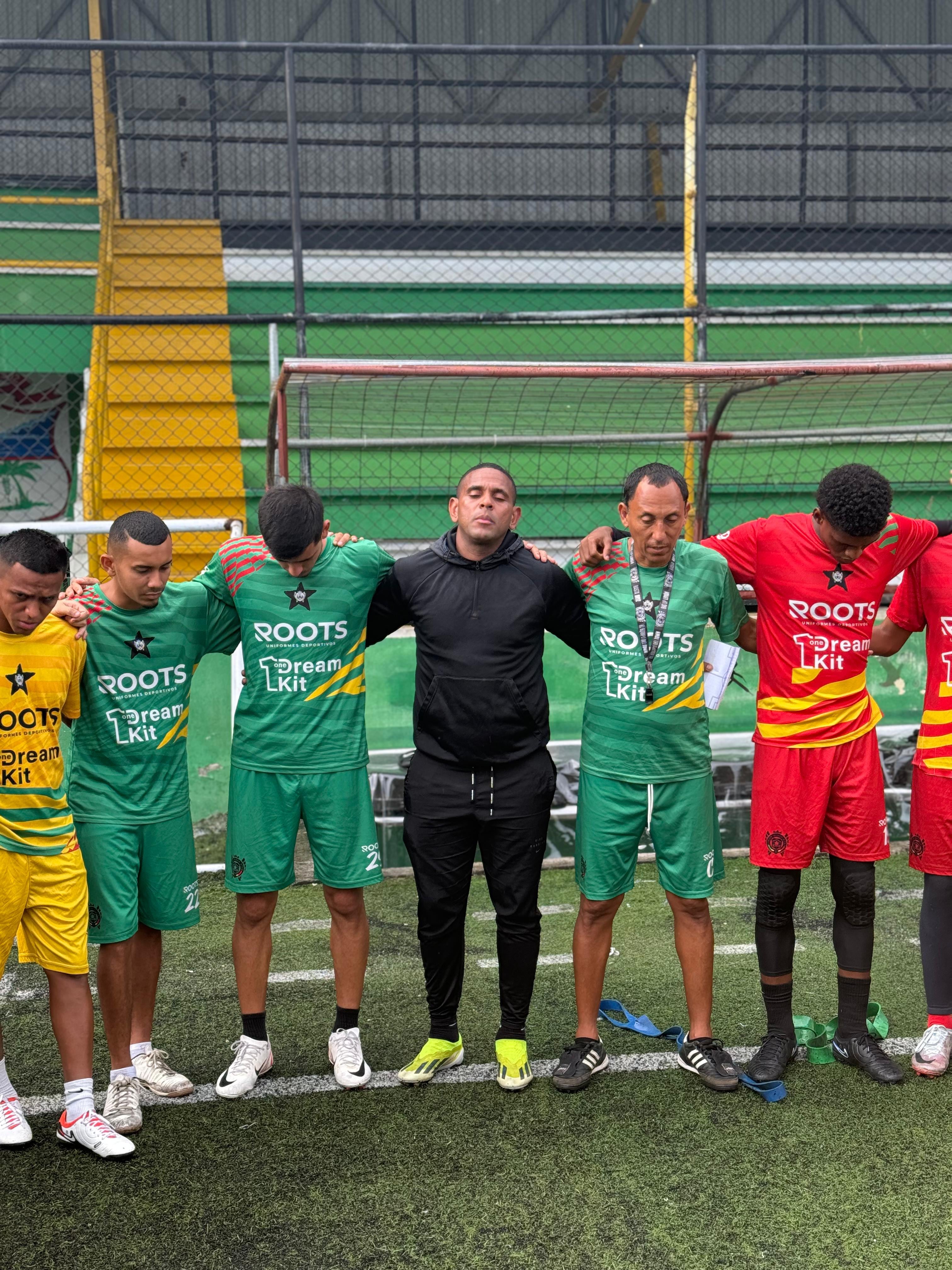 Kevin Cunningham ya está dedicado de lleno a sus funciones como técnico en Limón Black Star. Foto: Cortesía