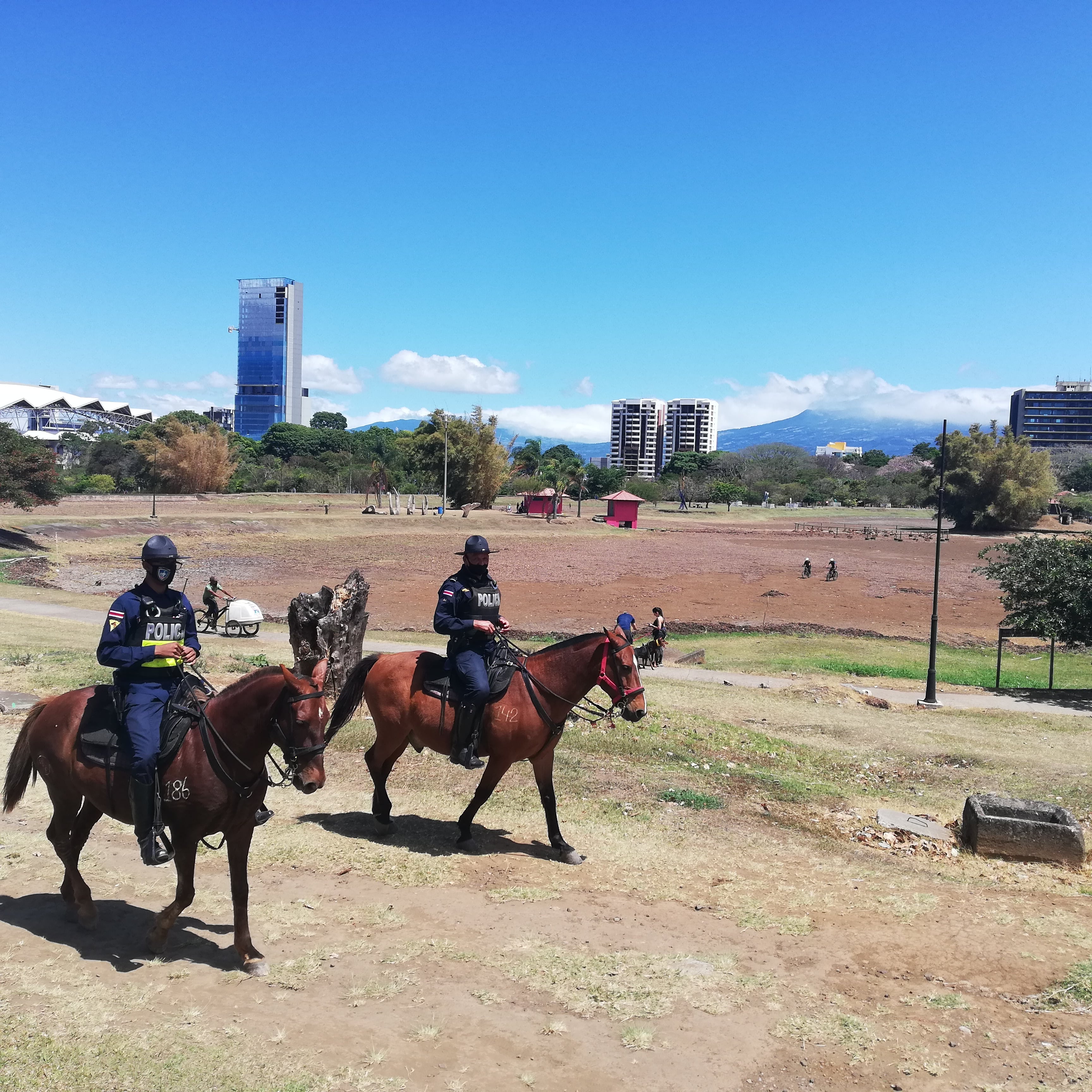 El lago de La Sabana se seca en verano y las autoridades nacionales buscan darle solución.