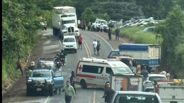 Mujer en cuadraciclo sufre mortal accidente y no logran identificarla