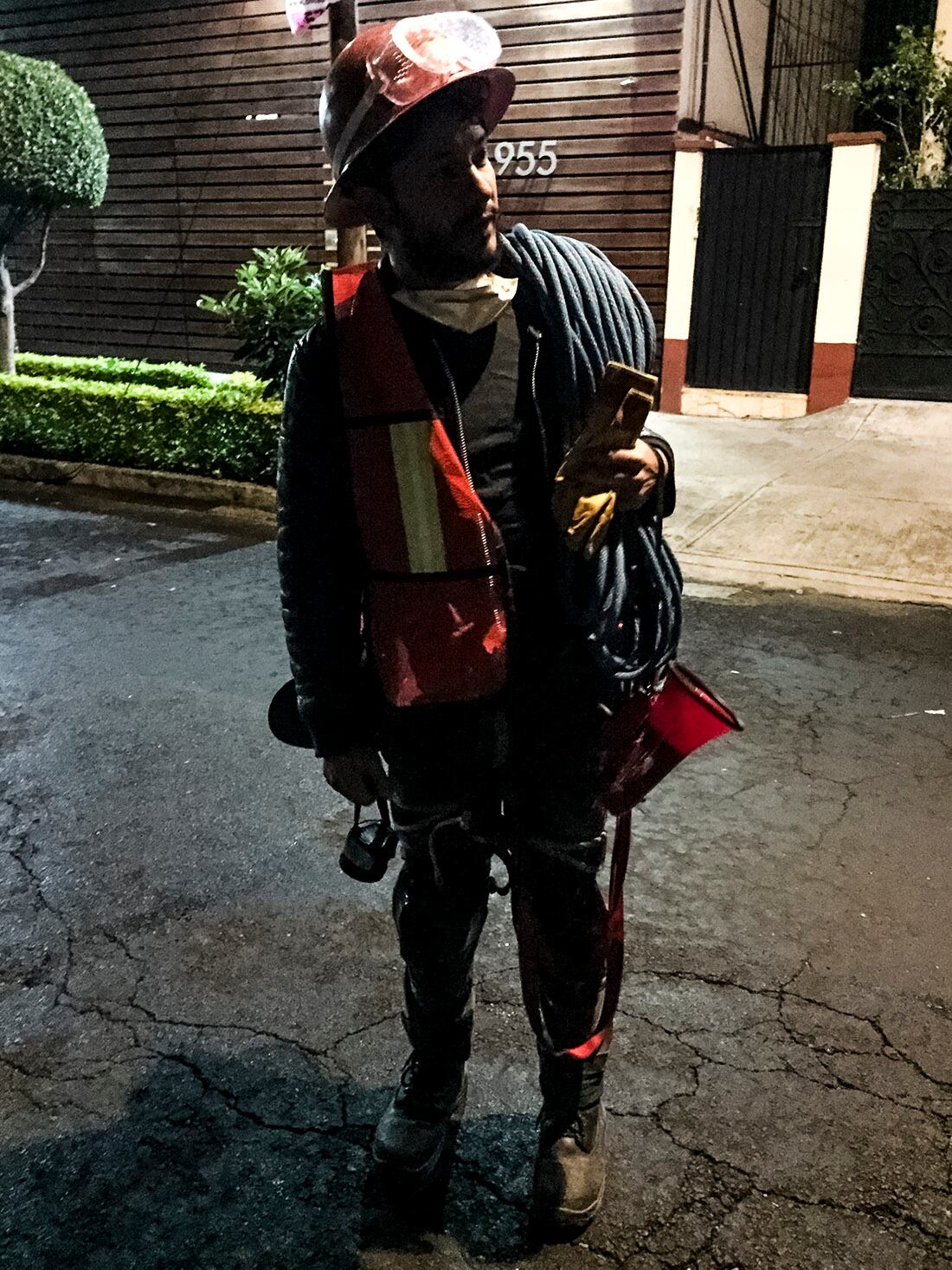 César Alvarado, costarricense que participo en rescates tras terremoto en México de 2017. Foto tomada de Revista Digital Expansión.