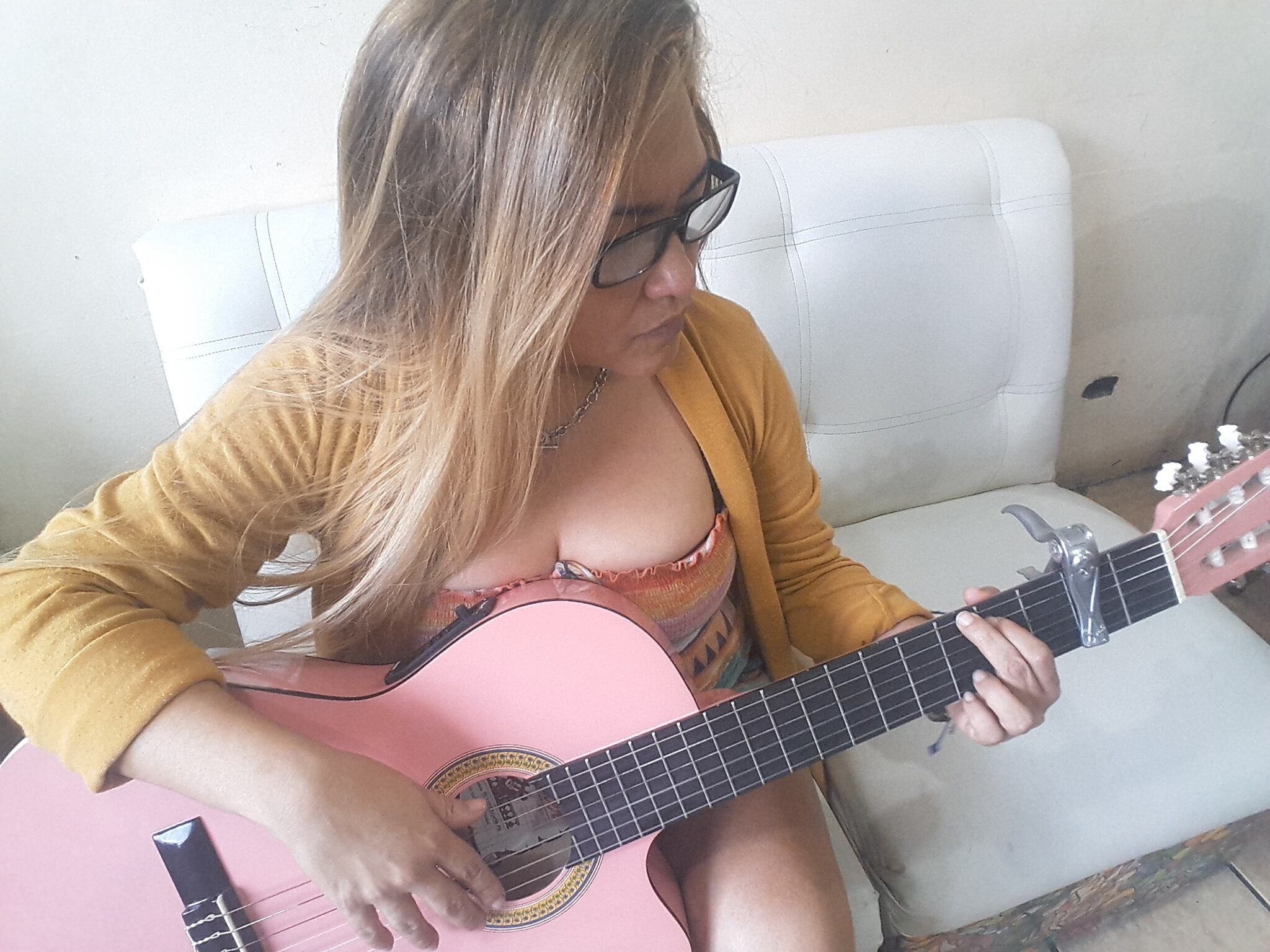 Rayza Hope, es el nombre artístico de una activista nicaragüense refugiada en Costa Rica y que este 2021 sufrió ya dos atentados contra su vida.