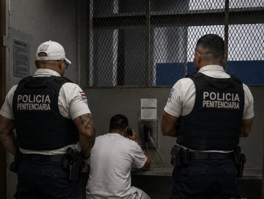 Los extraditables no podrán tener contacto físico con sus visitas