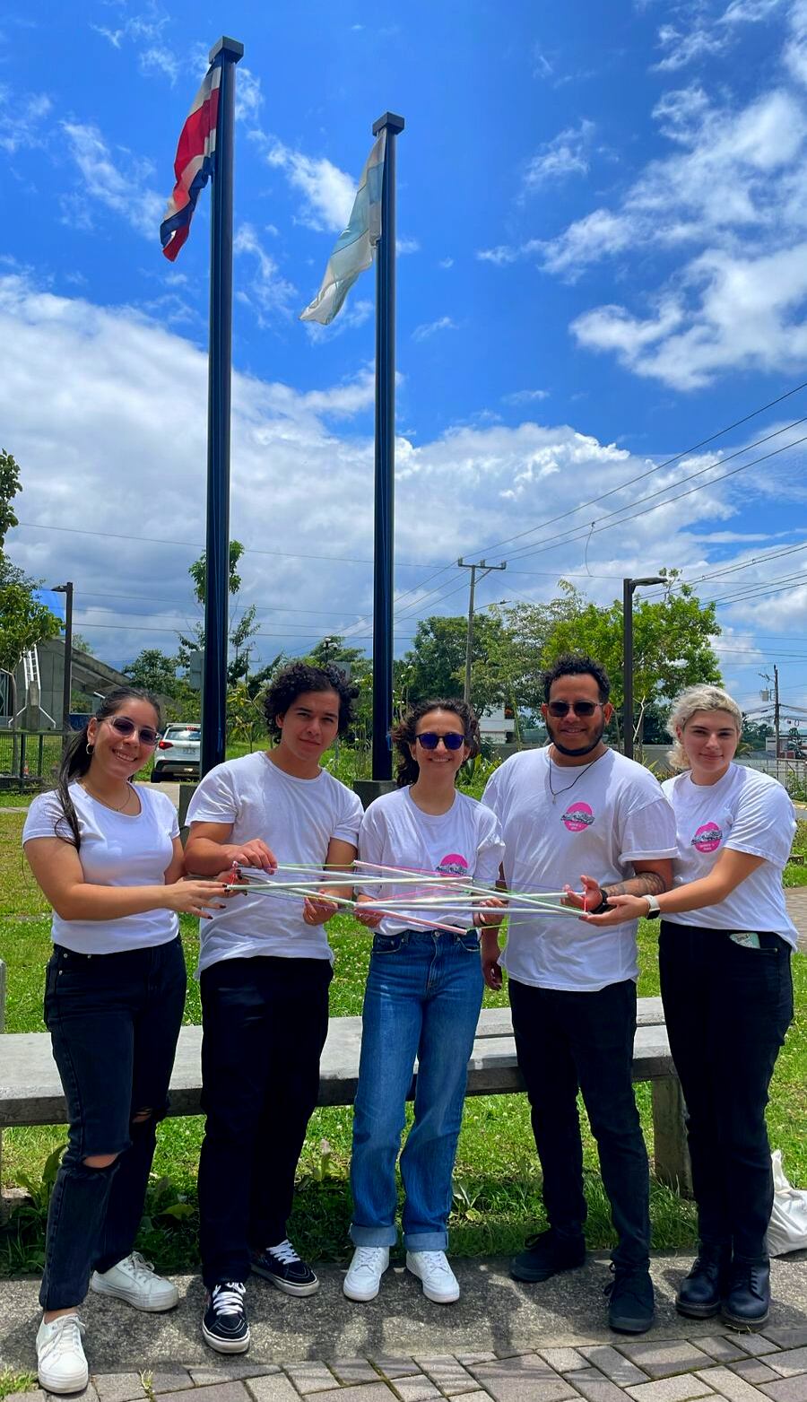 La futura ingeniera mecánica Mariana Salazar cumplirá su sueño de asistir con sus compañeros al Congreso Internacional de Astronáutica en Azerbaiyán.