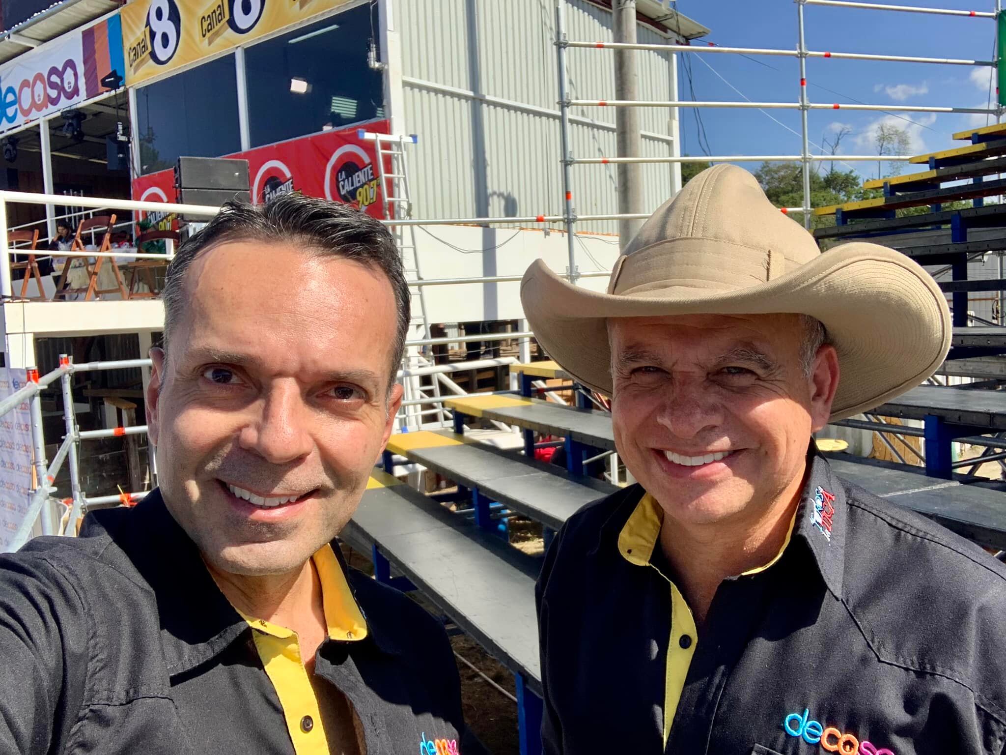 El humorista José Kawas es parte del elenco de las corridas de toros de Canal 8. Este 2022 Kawas luchó con un cáncer de vesícula y de hígado