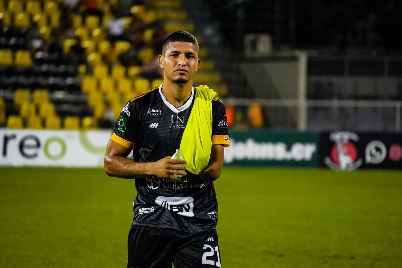 Lorenzo confesó estar agradecido con el cuerpo técnico por la oportunidad de jugar en la primera división.
