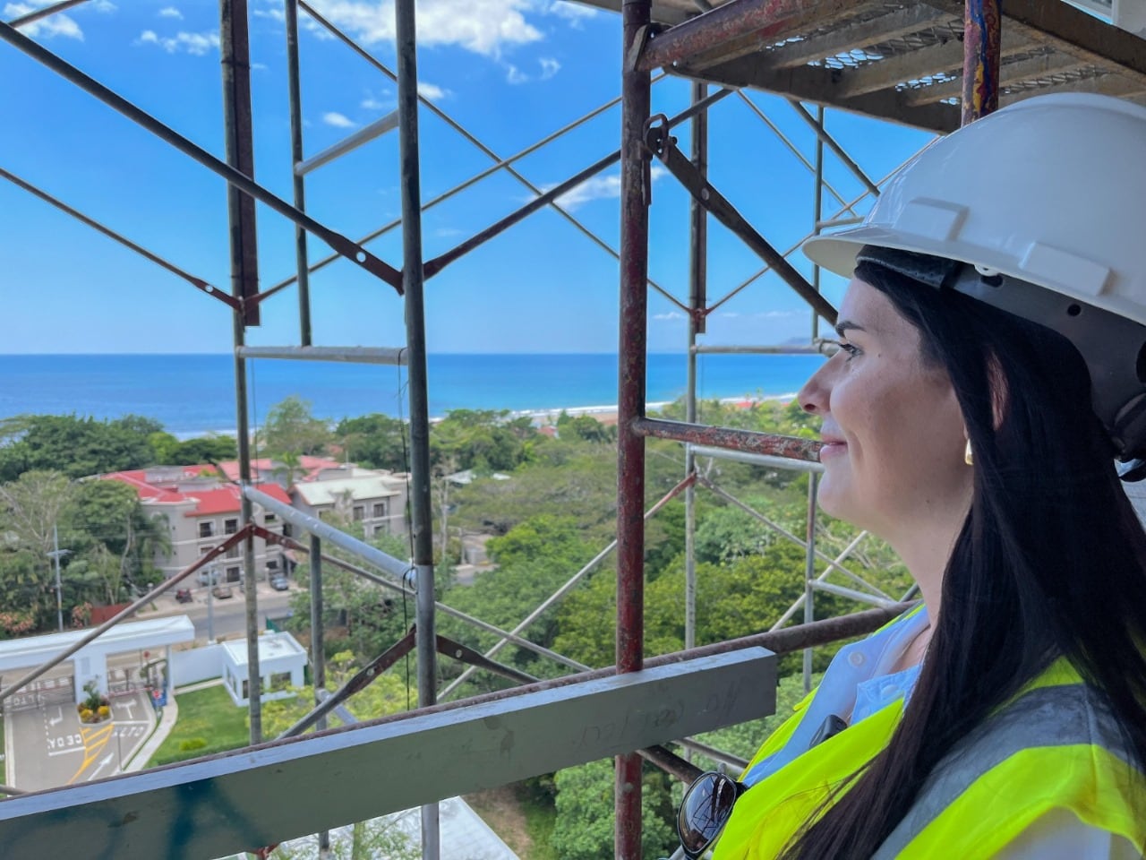 Noelia Villalobos, arquitecta, escritora, emprendedora y directora del proyecto inmobiliario Selva Coral.