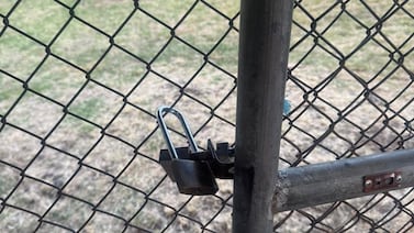 Hombre no deja a vecinos de Rohrmoser usar parque público