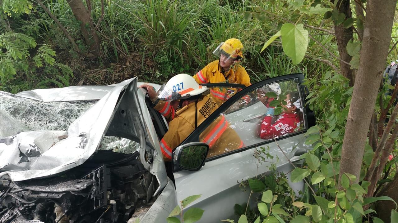 accidente bus en cañas dulces de Liberia