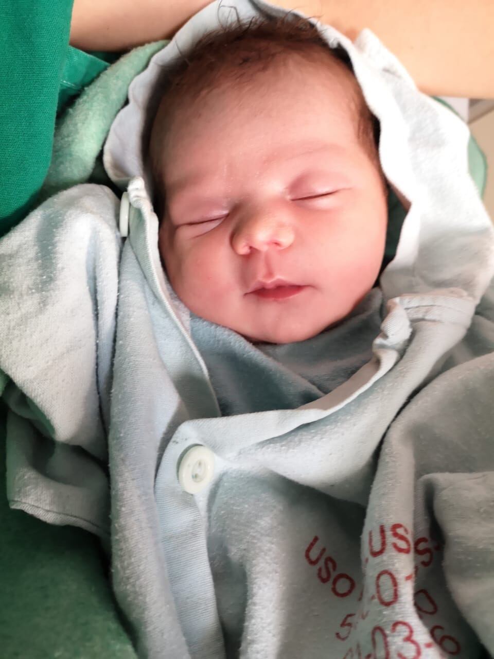 Abby, una ternurita de 47 centímetros, es el tercer bebé in vitro que nace en la Caja