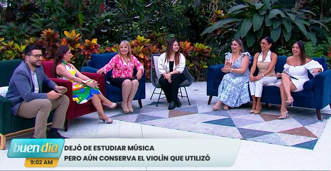 Niña del anuncio de Teletica, Audrey Ramírez y la actriz Rosibel Carvajal, se reencontraron casi 20 años después en Buen día.