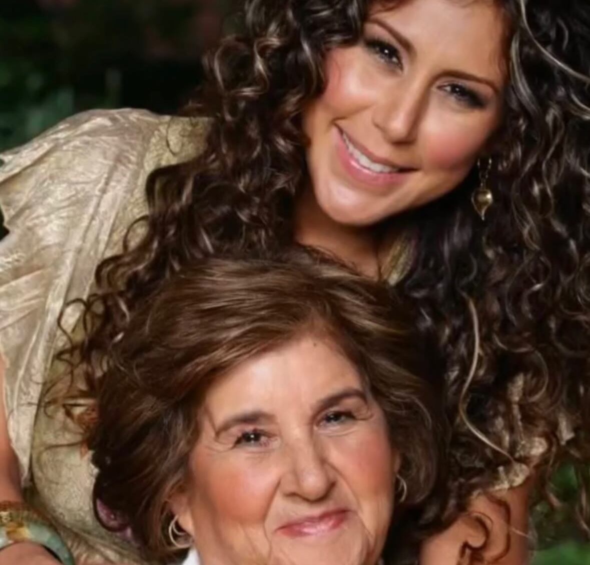 Vica Andrade y el funeral de su madre María Elena Solís Vargas.