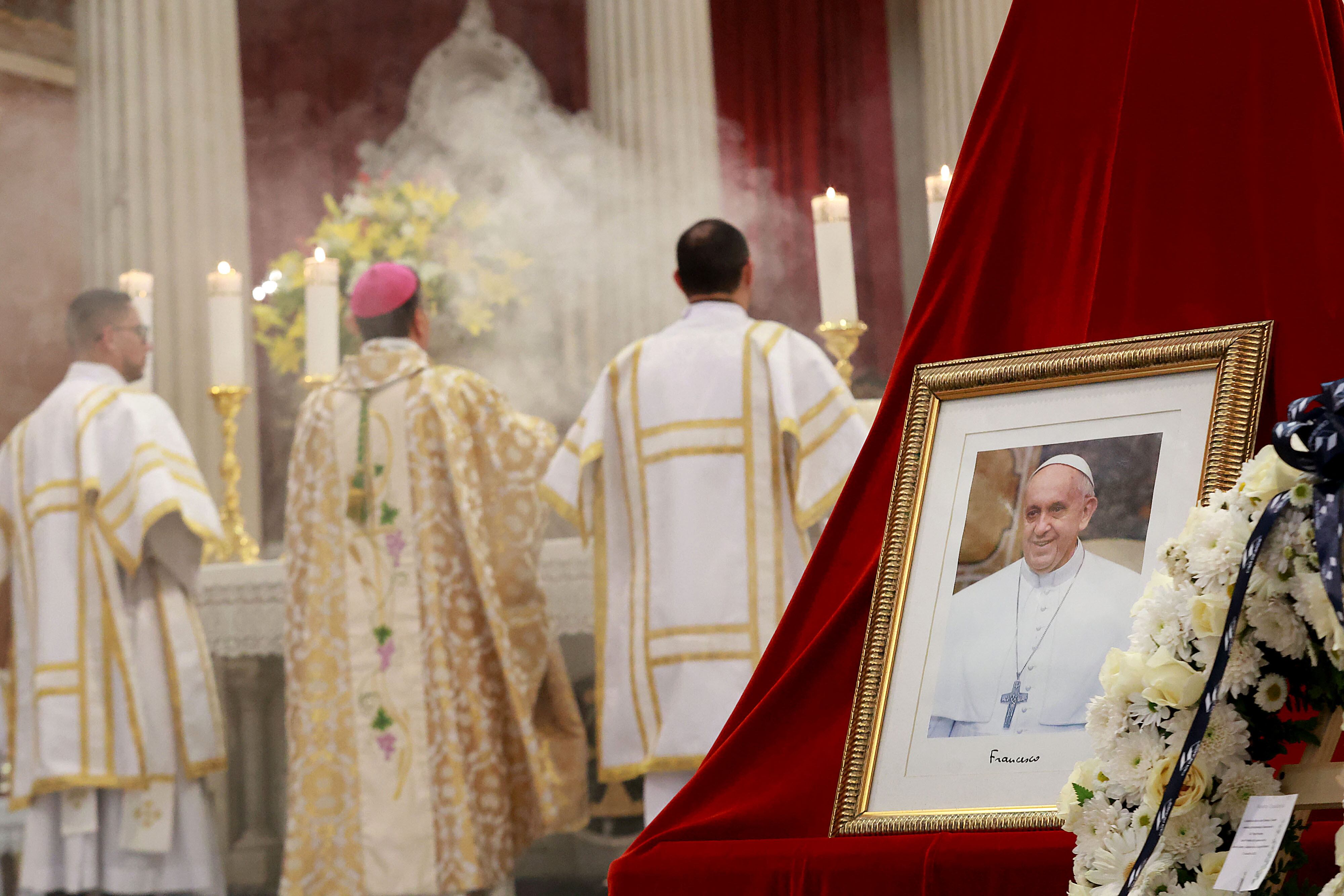 Misa oficial por el papa Francisco