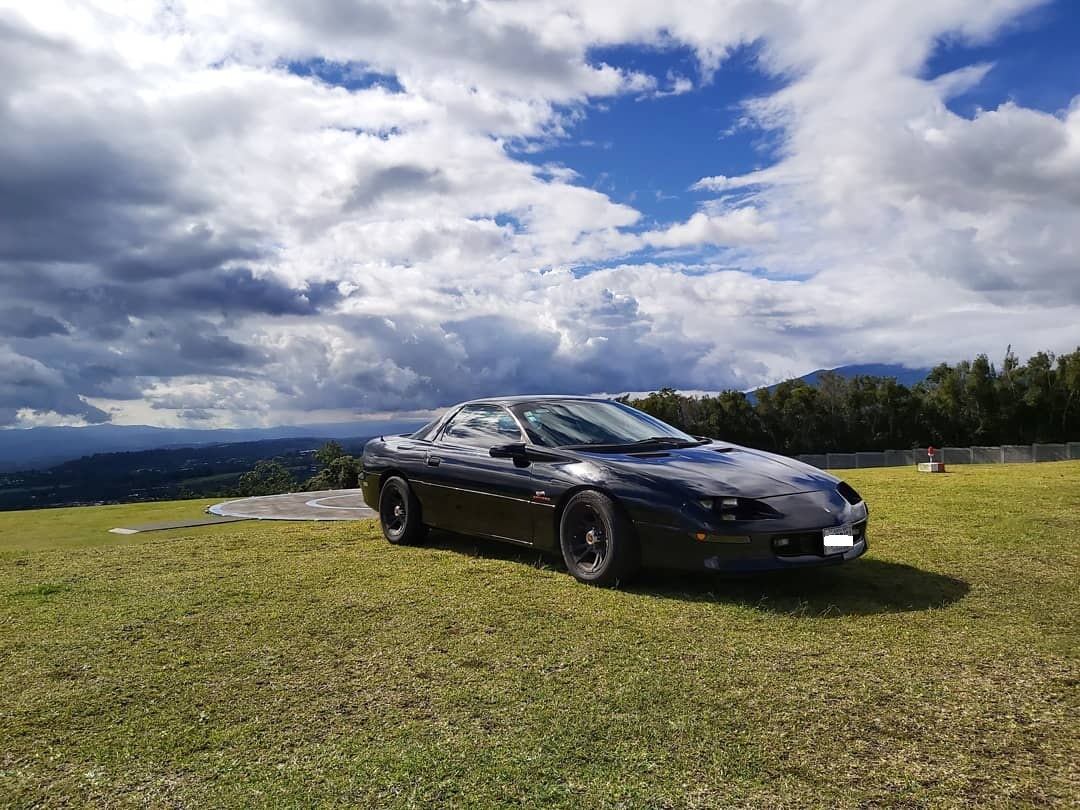Chevrolet Camaro del año 94, propiedad de Sebastián Cover. Cortesía.
