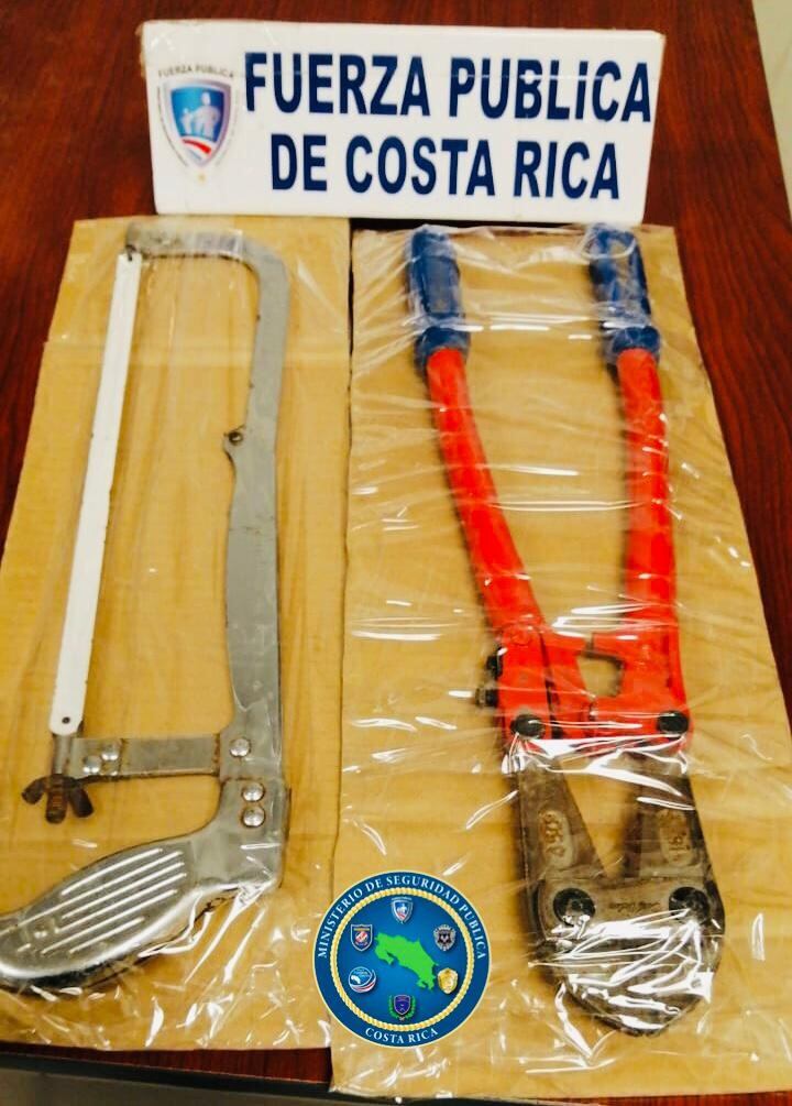 Detienen a tres sospechosos de robar 450 metros de cable de cobre en Guanacaste. Foto MSP.