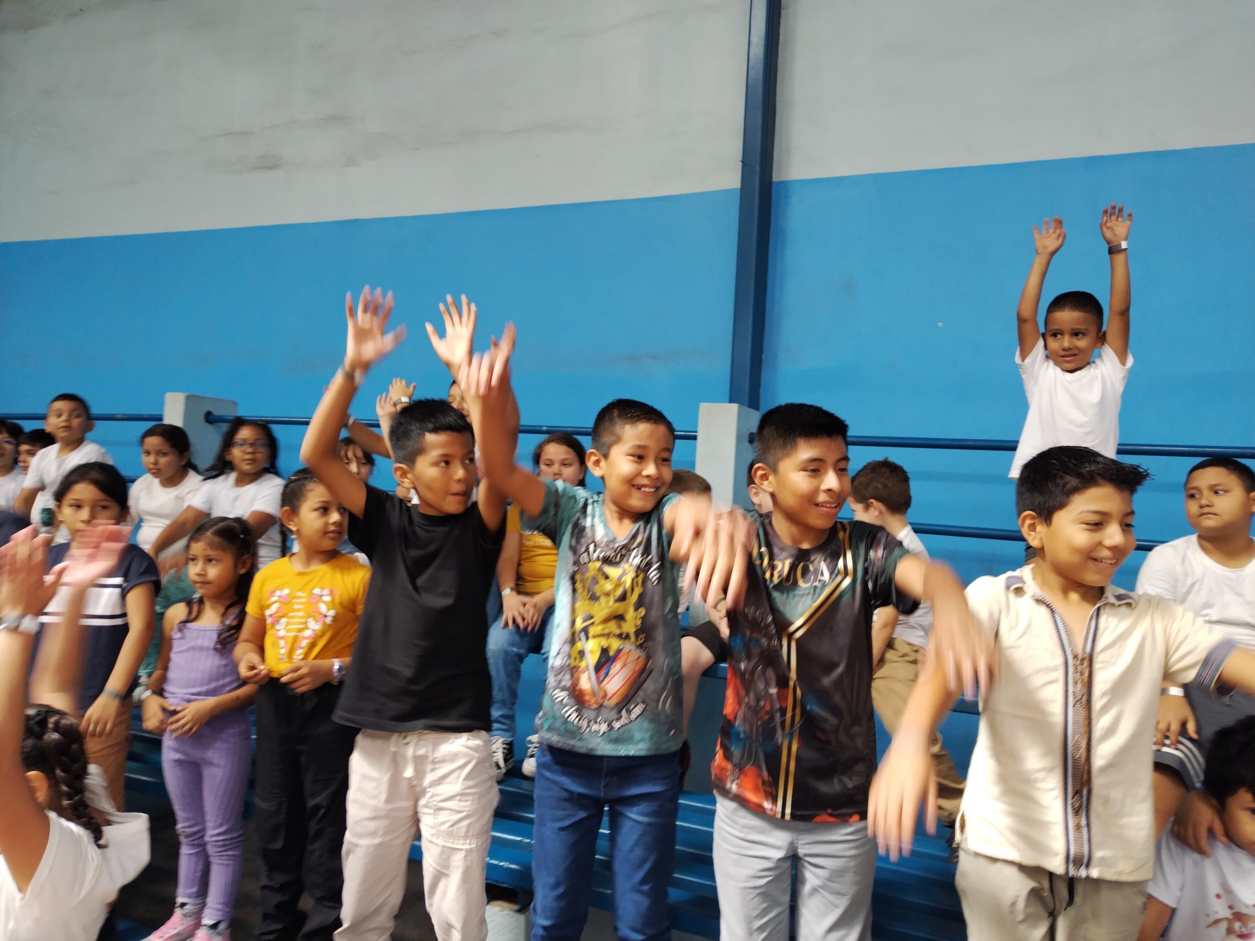 José Andrés González fue parte de 8 niños borucas que conocieron por primera vez San José este 8 de diciembre. “Creí que era parecido a mi pueblo, pero es grandísimo y lindísimo”, nos comentó el pequeñito.