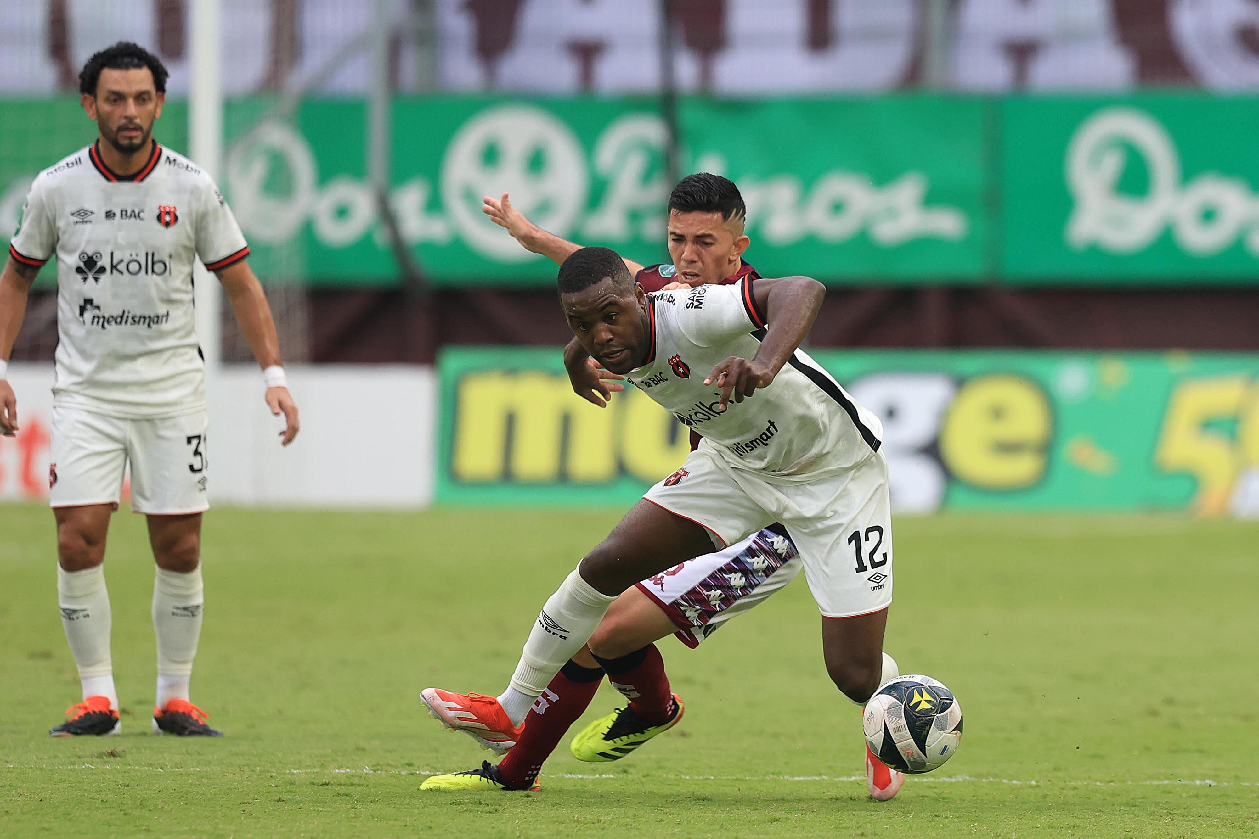 26/05/2024 Estadio Ricardo Saprissa, Tibás. El Deportivo Saprissa recibió a la Liga Deportiva Alajuelense, en el partido de vuelta de la Final de la Segunda Fase del Torneo de Clausura de la Copa Promérica 2024. Foto: Rafael Pacheco Granados